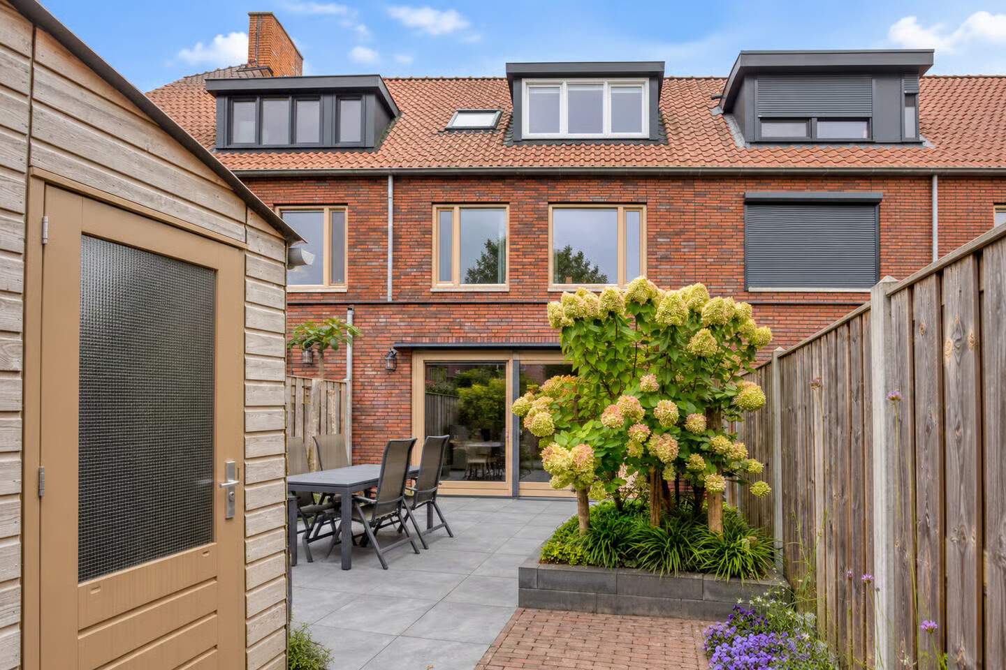 Tussenwoning te koop: Adelheidstraat 18, 'S-Hertogenbosch