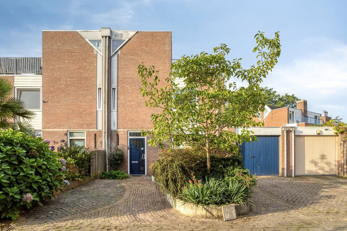 Hoekwoning te koop: Abdijenlaan 1, 'S-Hertogenbosch