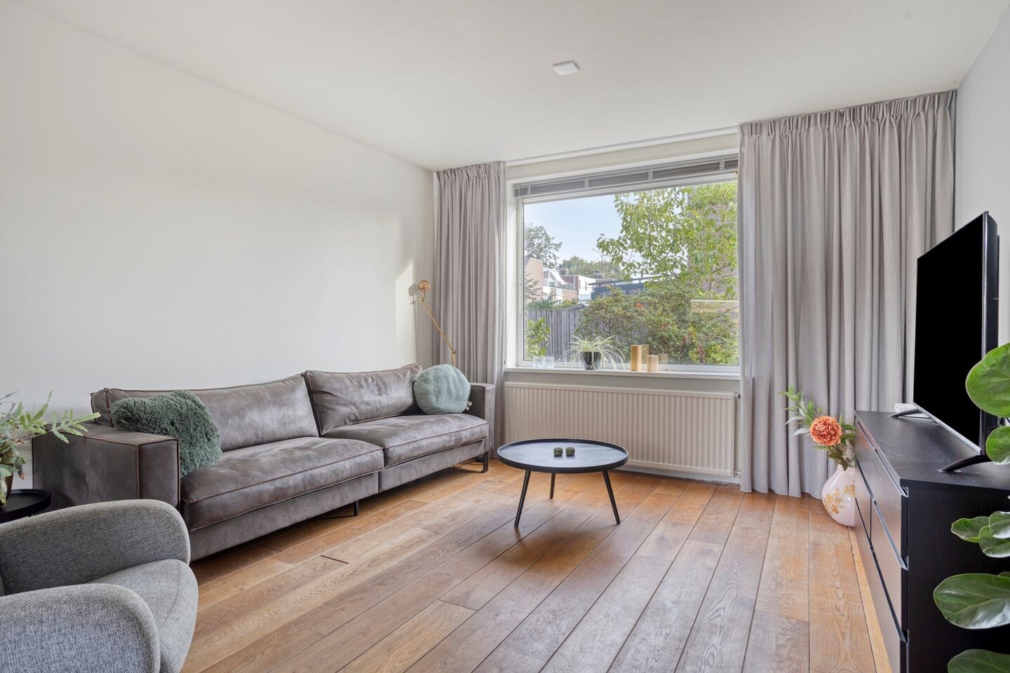 Hoekwoning te koop: Abdijenlaan 1, 'S-Hertogenbosch