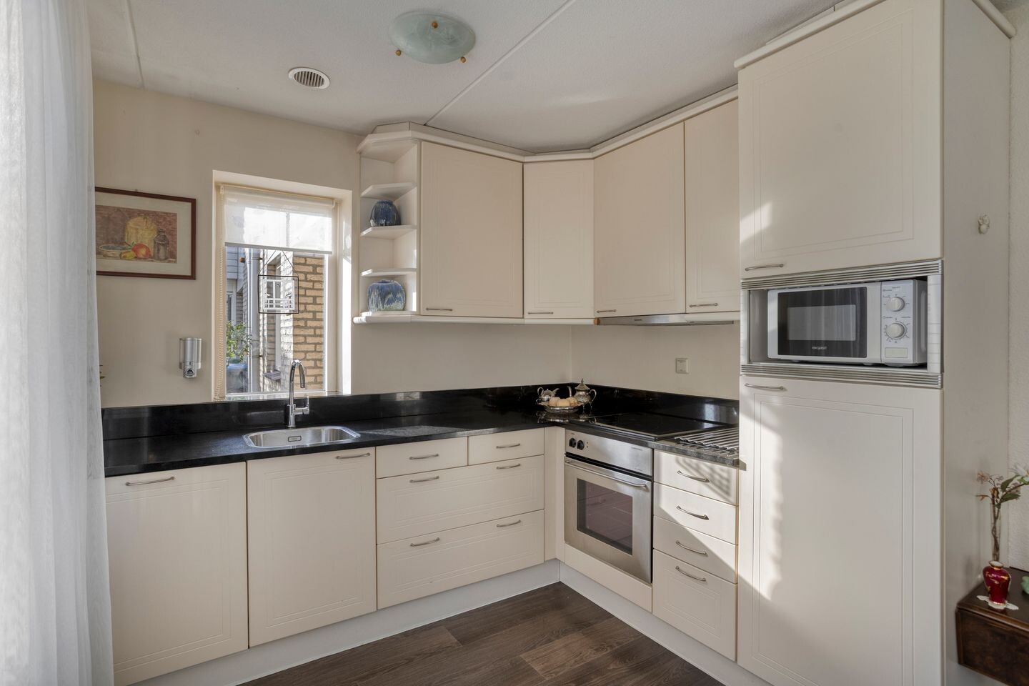 Tussenwoning te koop: Anna van Asseldonkhof 14, 'S-Hertogenbosch
