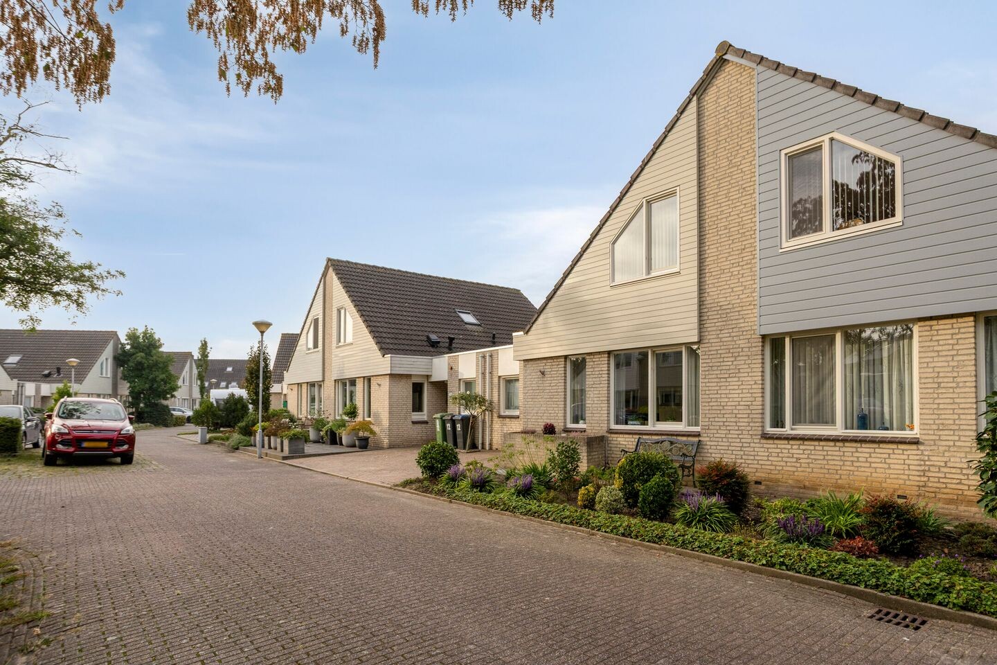 Tussenwoning te koop: Anna van Asseldonkhof 14, 'S-Hertogenbosch