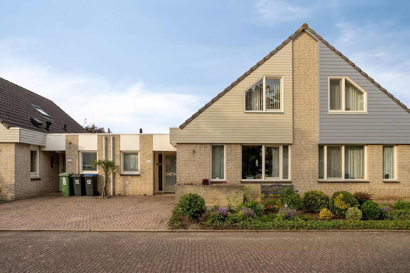 Tussenwoning te koop: Anna van Asseldonkhof 14, 'S-Hertogenbosch