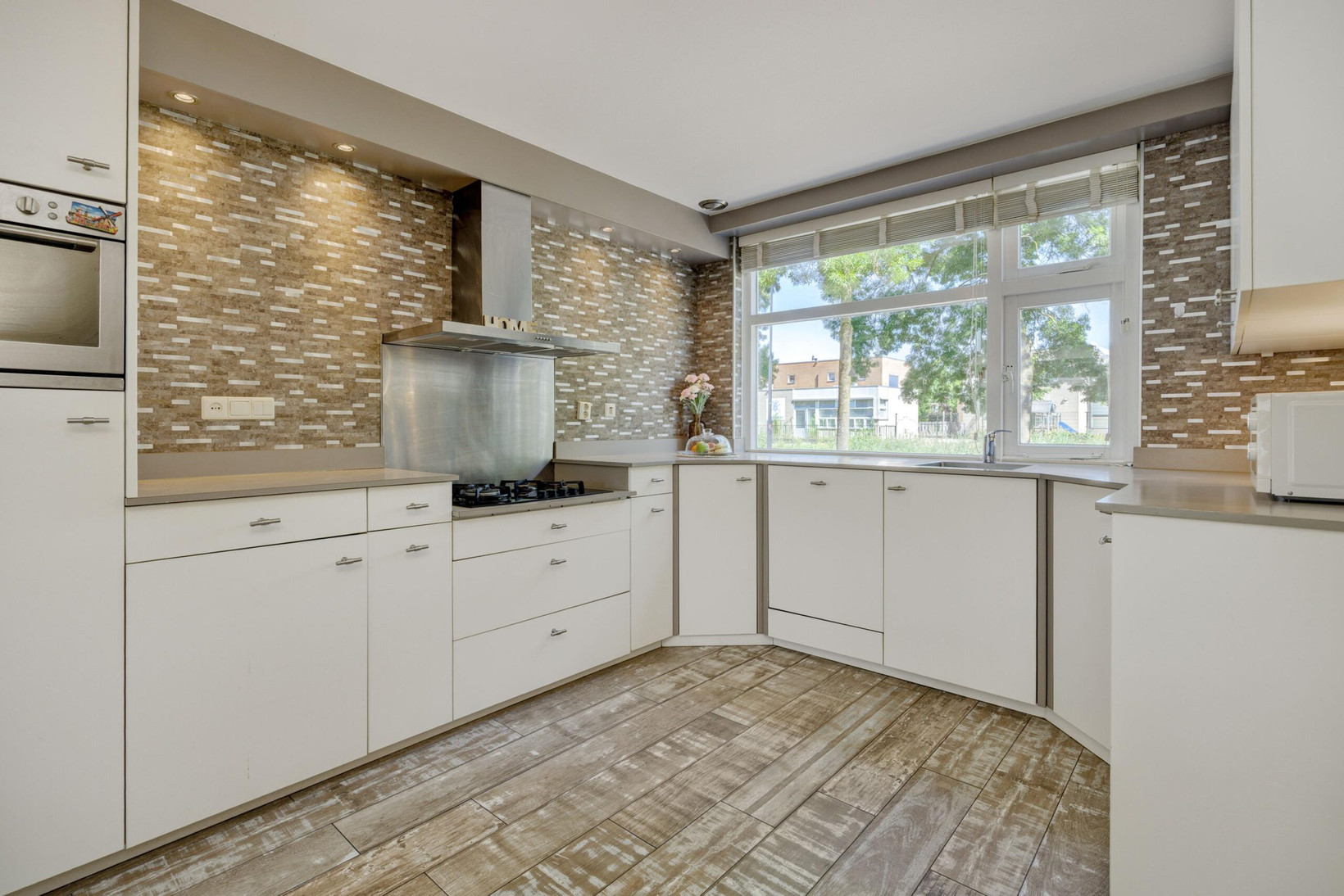 Hoekwoning te koop: Zwartbroekweg 400, 'S-Hertogenbosch