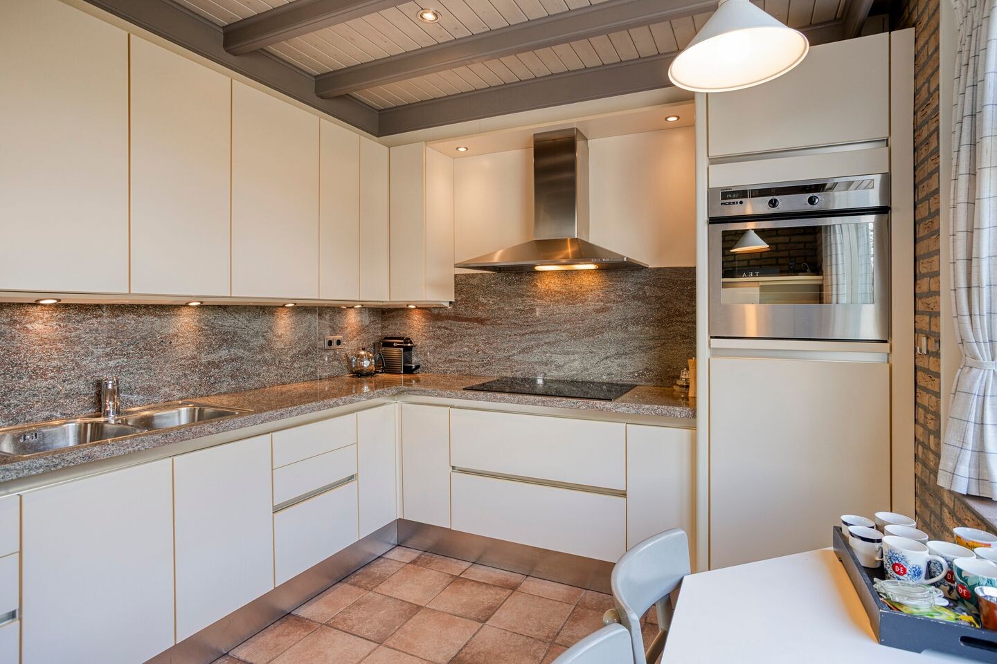Hoekwoning te koop: Raadhuisstraat 106, Rosmalen