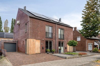 Burg. Nieuwenhuijzenstraat 10-A