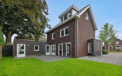 van Meeuwenstraat 10