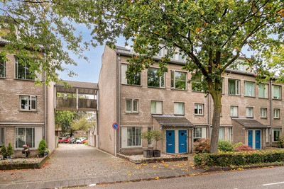 Deken van Roestellaan 28