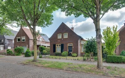 van Meeuwenstraat 13