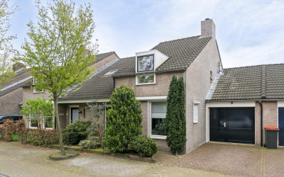 Rietvoornbo. 9