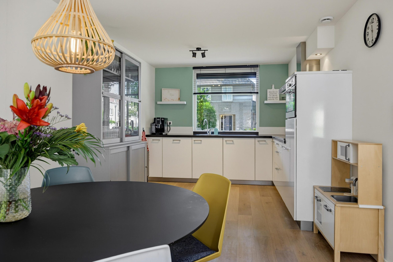 Tussenwoning te koop: Oosteinderweg 115, Rosmalen