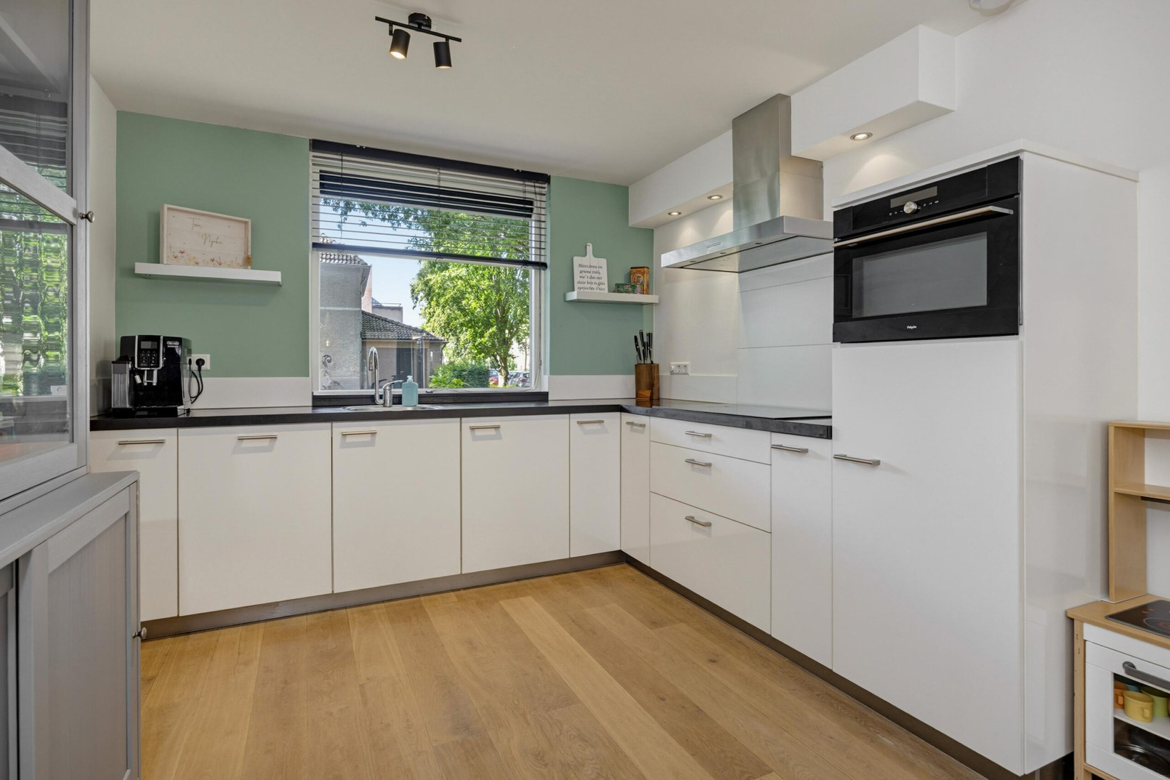 Tussenwoning te koop: Oosteinderweg 115, Rosmalen