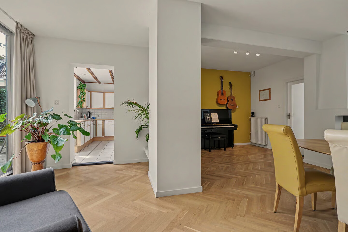 Tussenwoning te koop: Strausslaan 38, Vlijmen