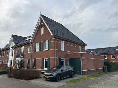 Veldbies 33