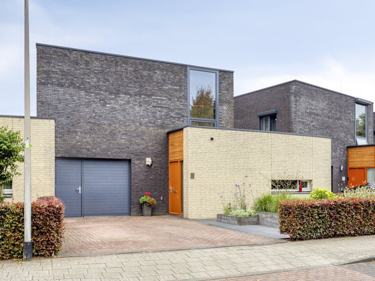 Tussenwoning te koop: Jacob van Lennepstraat 25, Vlijmen