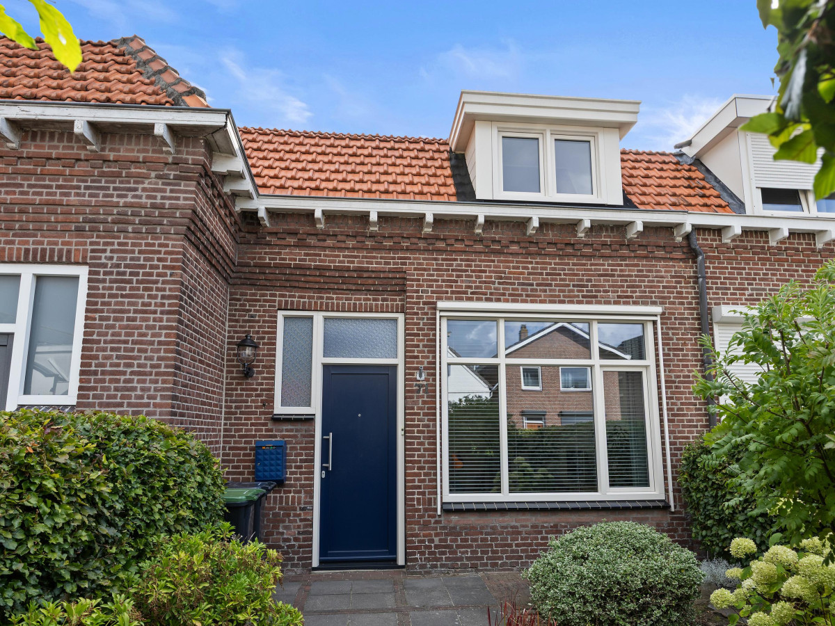Appartement te koop: Burgemeester van Houtplein 17A, Vlijmen
