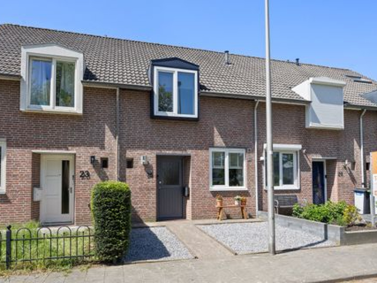 Tussenwoning te koop: Den Uylplein 38, Vlijmen