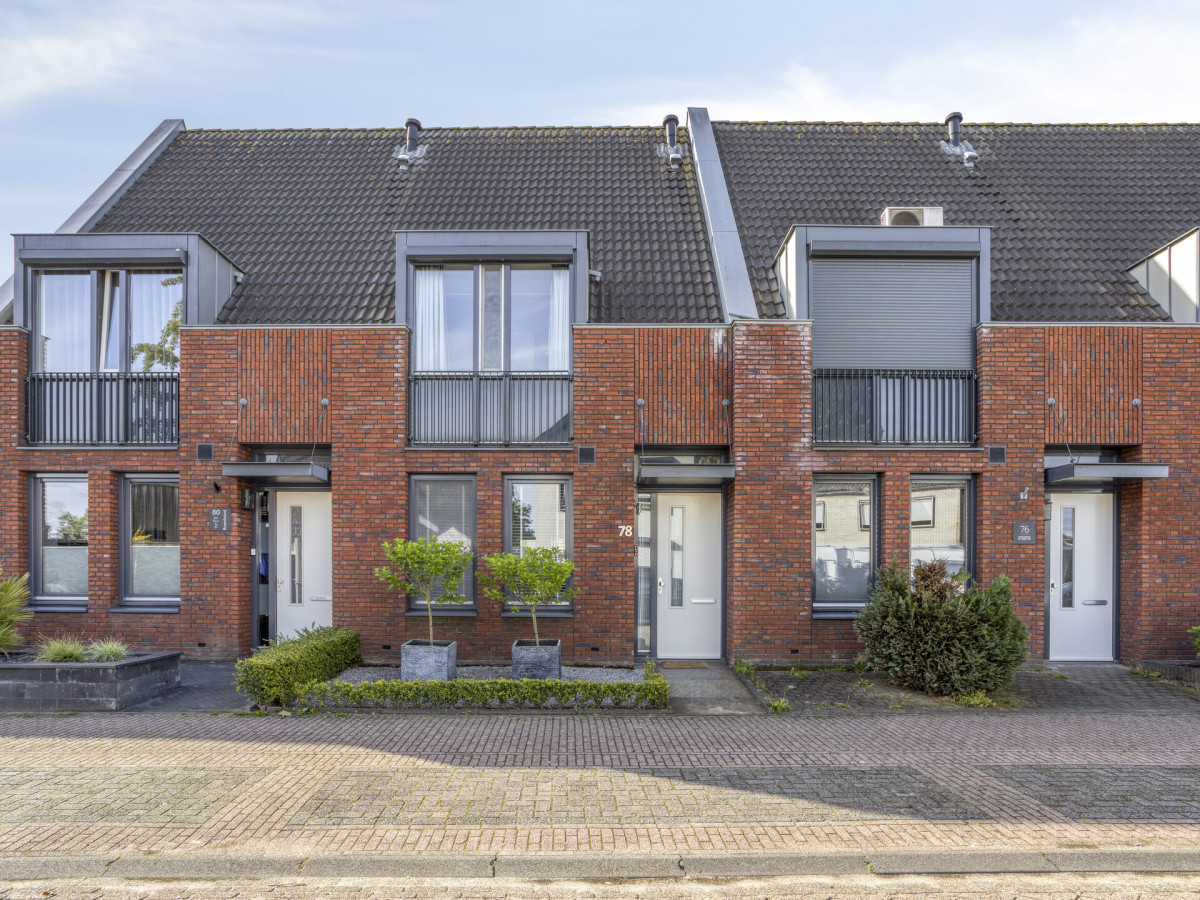Tussenwoning te koop: Den Uylplein 38, Vlijmen