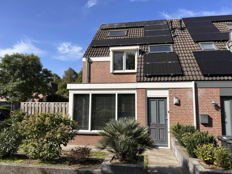 Hoekwoning te koop: Van Limburg Stirumlaan 1, Vlijmen