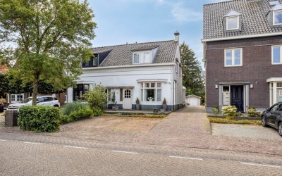 Hoogstraat 82