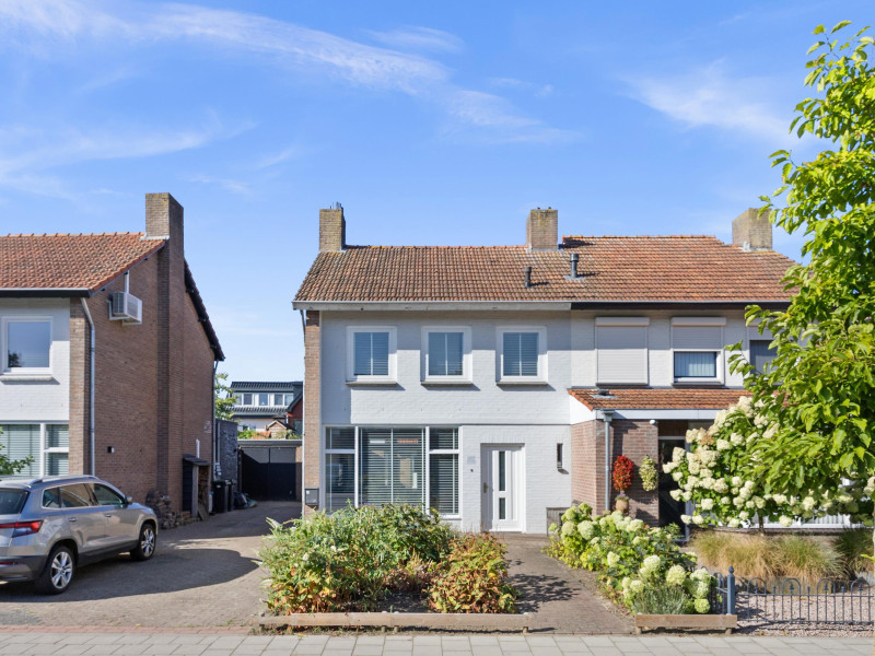 Twee-onder-één-kap te koop: Bernhardstraat 16, Berlicum