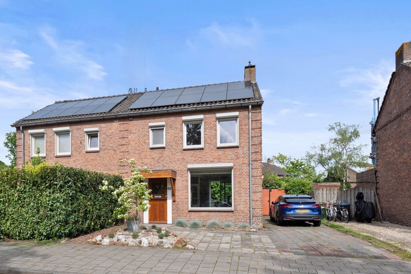 Twee-onder-één-kap te koop: Rembrandtlaan 62, Vught