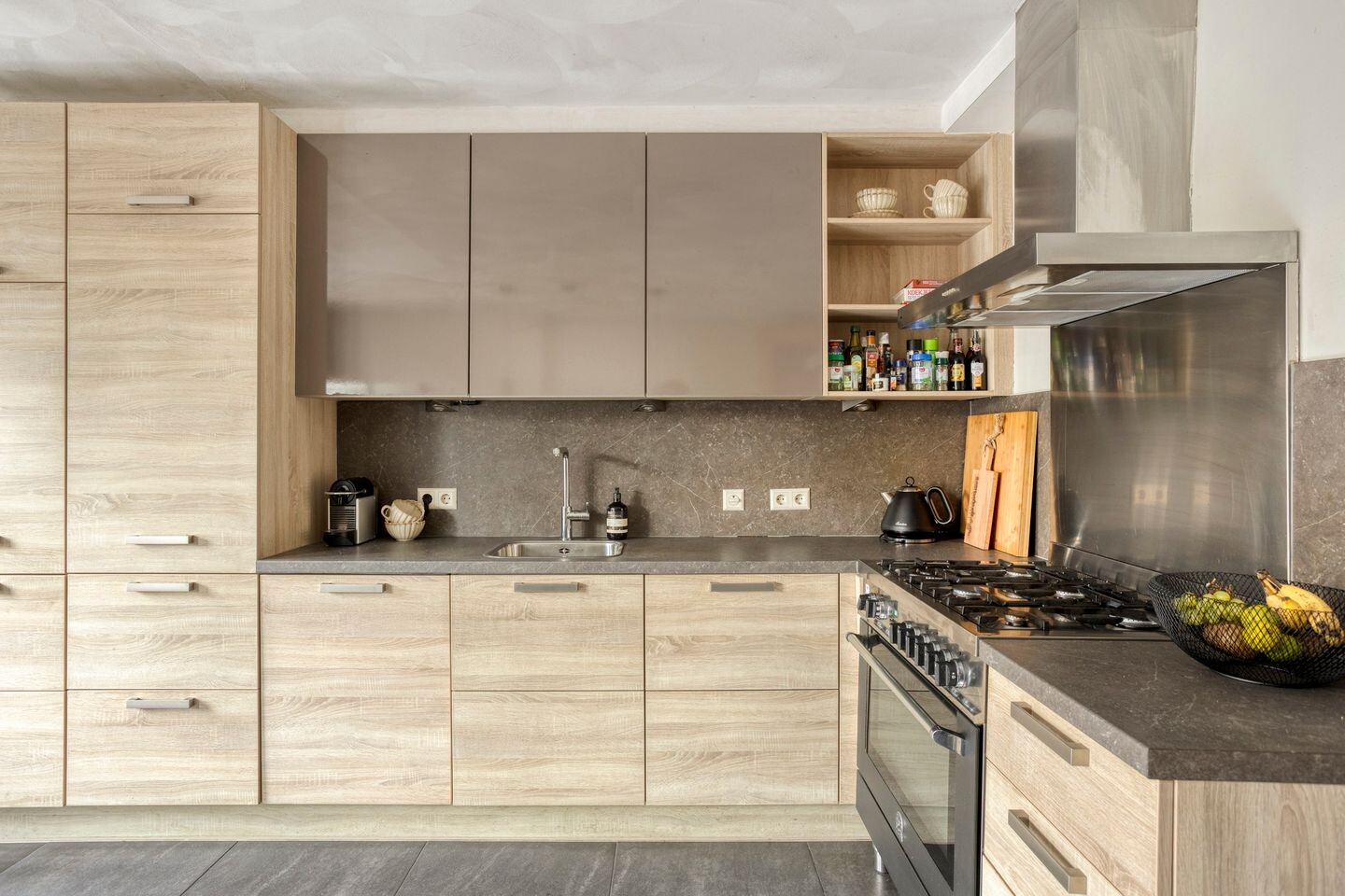 Tussenwoning te koop: Achter 't Schop 3, Vught