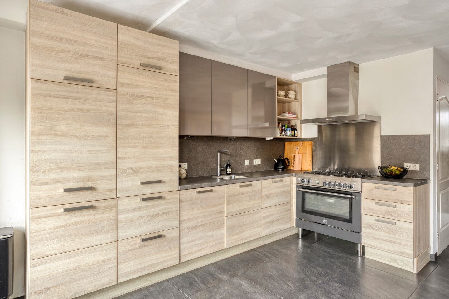 Tussenwoning te koop: Achter 't Schop 3, Vught