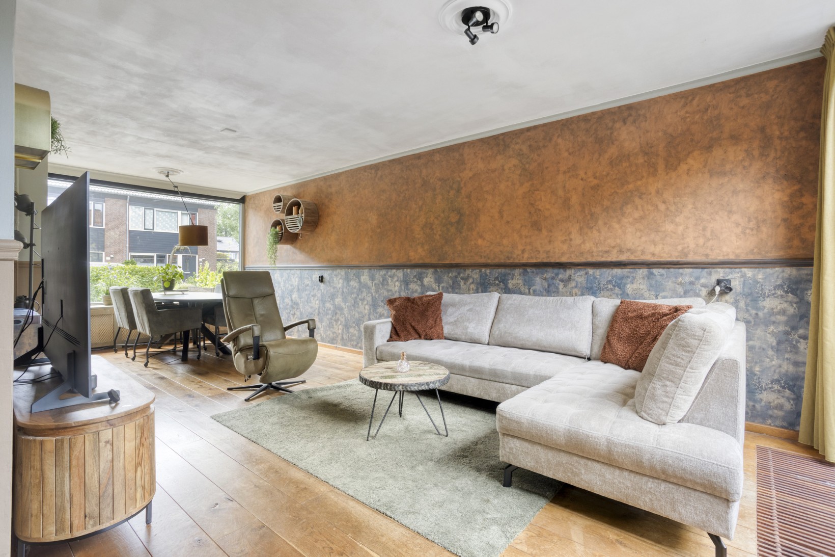 Tussenwoning te koop: Molenhei 18, Vught