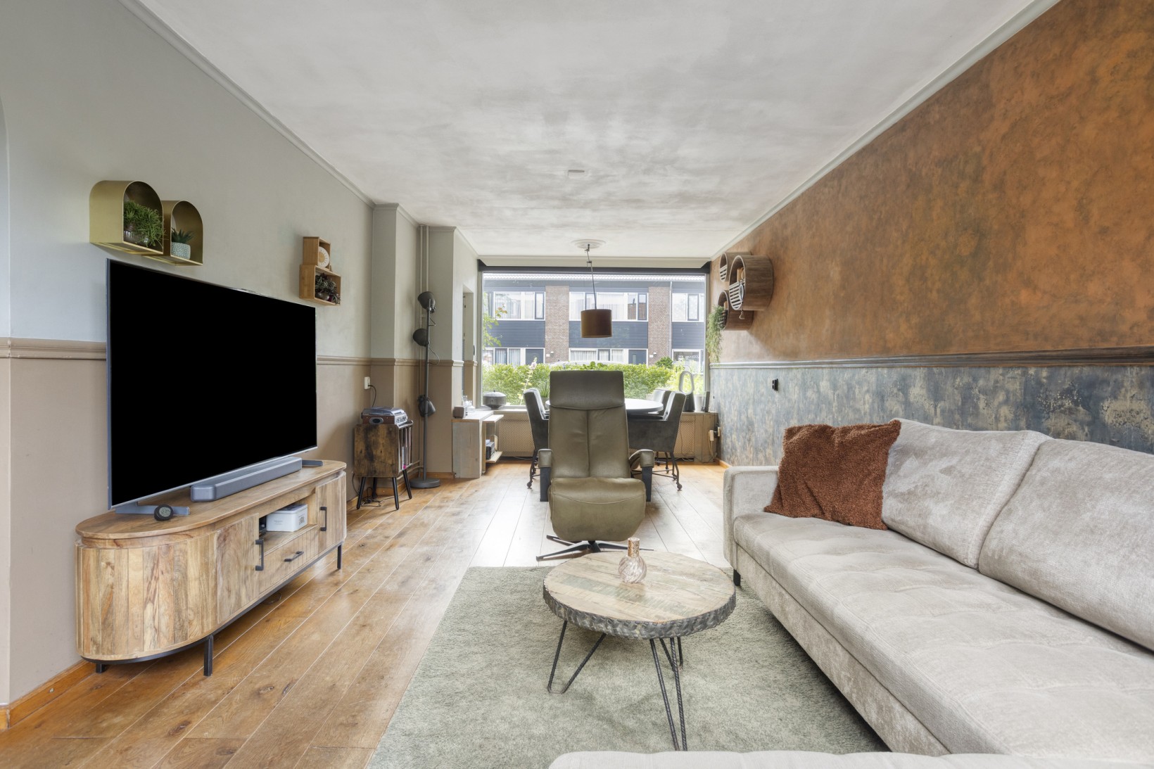 Tussenwoning te koop: Molenhei 18, Vught
