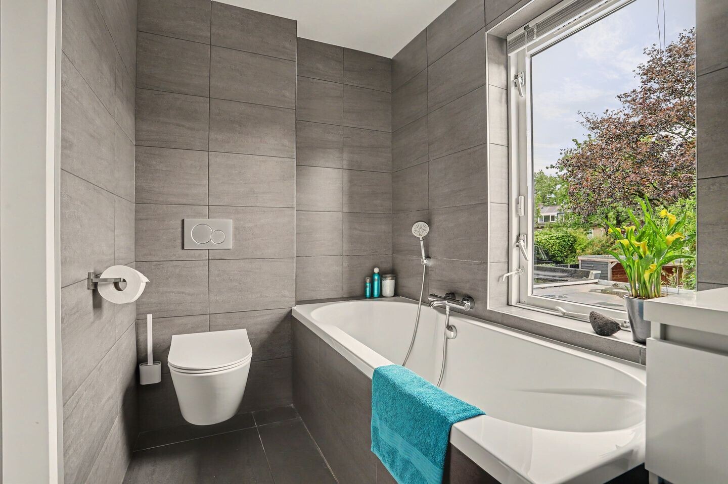 Tussenwoning te koop: Esscheweg 141, Vught
