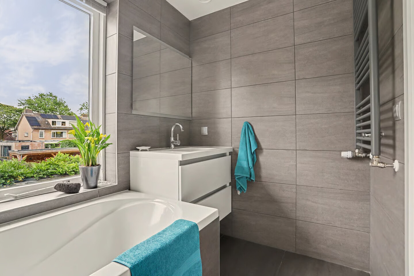 Tussenwoning te koop: Esscheweg 141, Vught