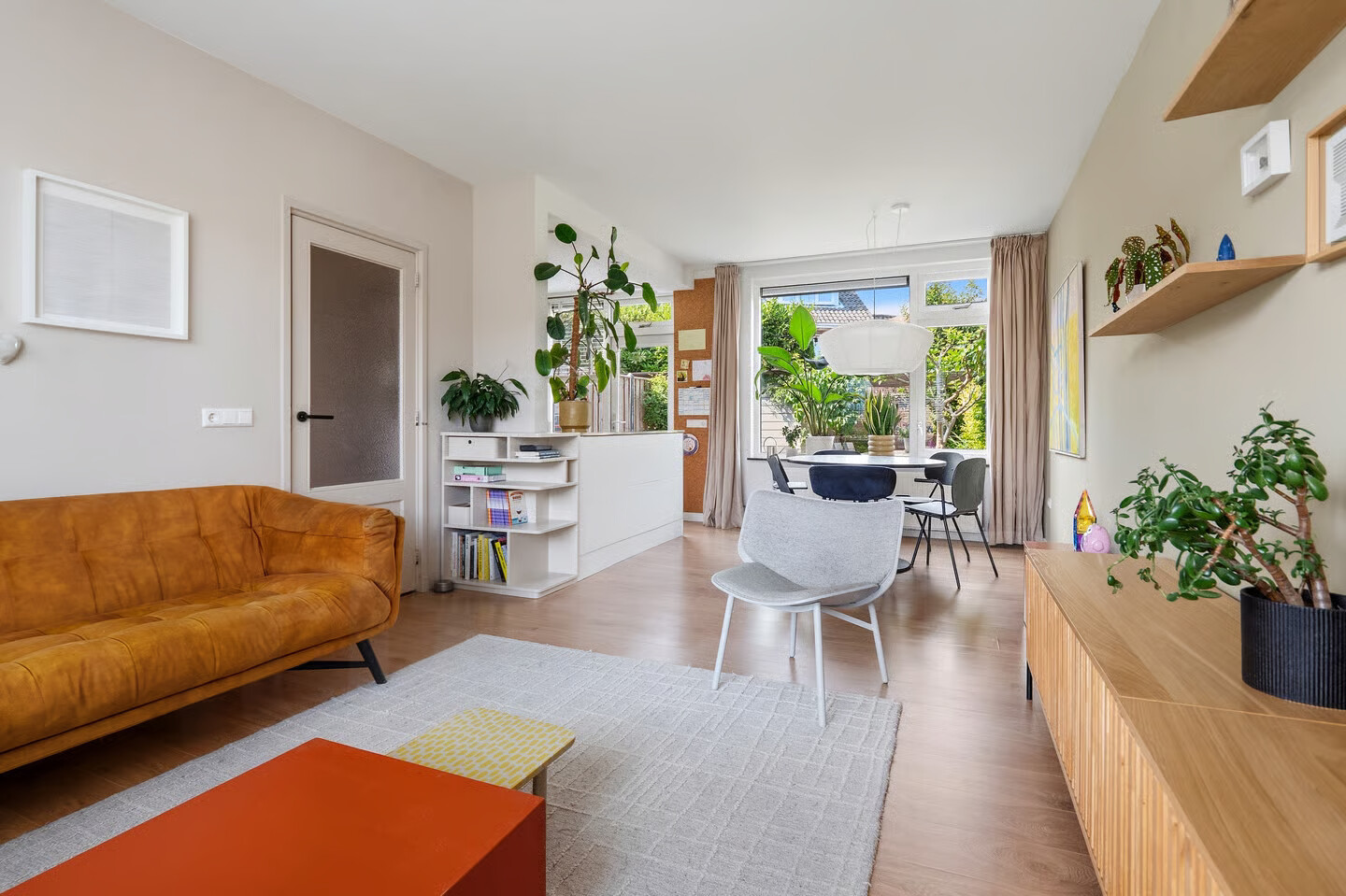 Tussenwoning te koop: Michiel de Ruyterweg 165, Vught