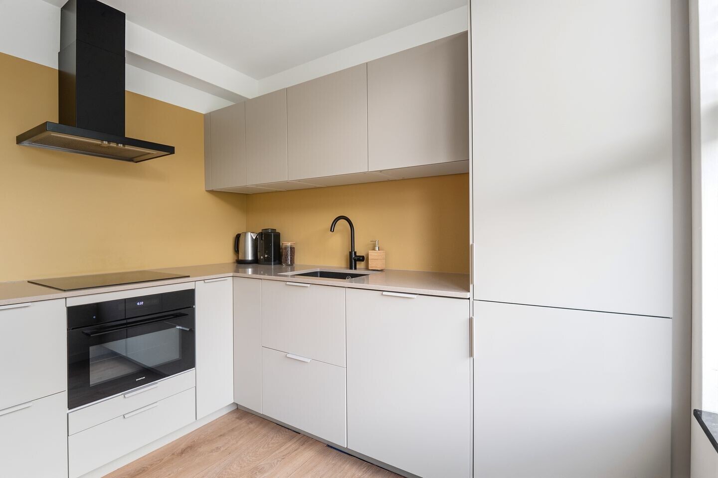 Tussenwoning te koop: Michiel de Ruyterweg 165, Vught