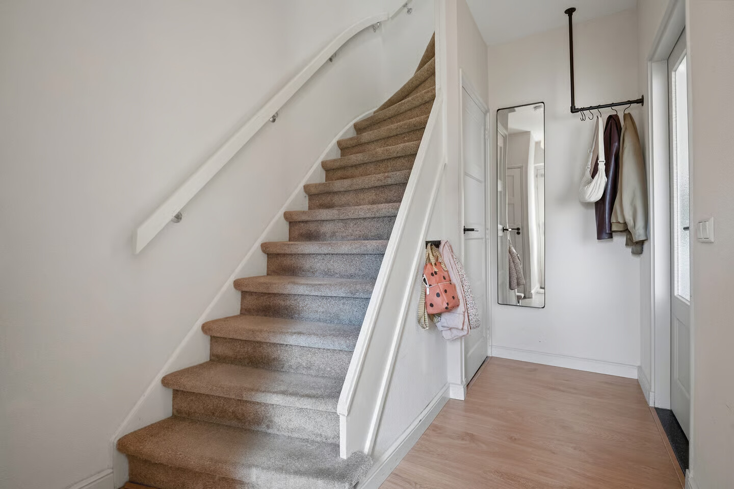 Tussenwoning te koop: Michiel de Ruyterweg 165, Vught
