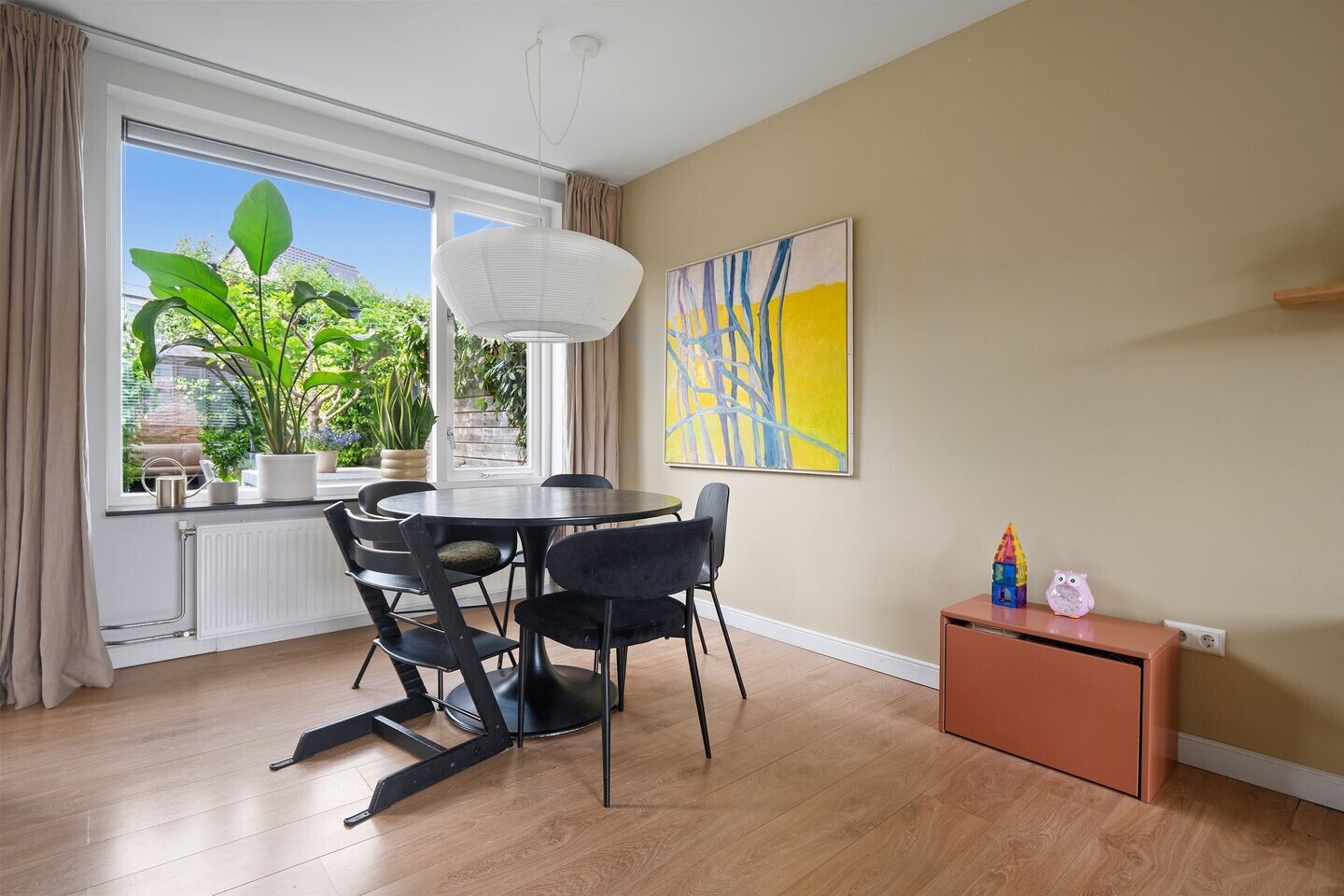 Tussenwoning te koop: Michiel de Ruyterweg 165, Vught