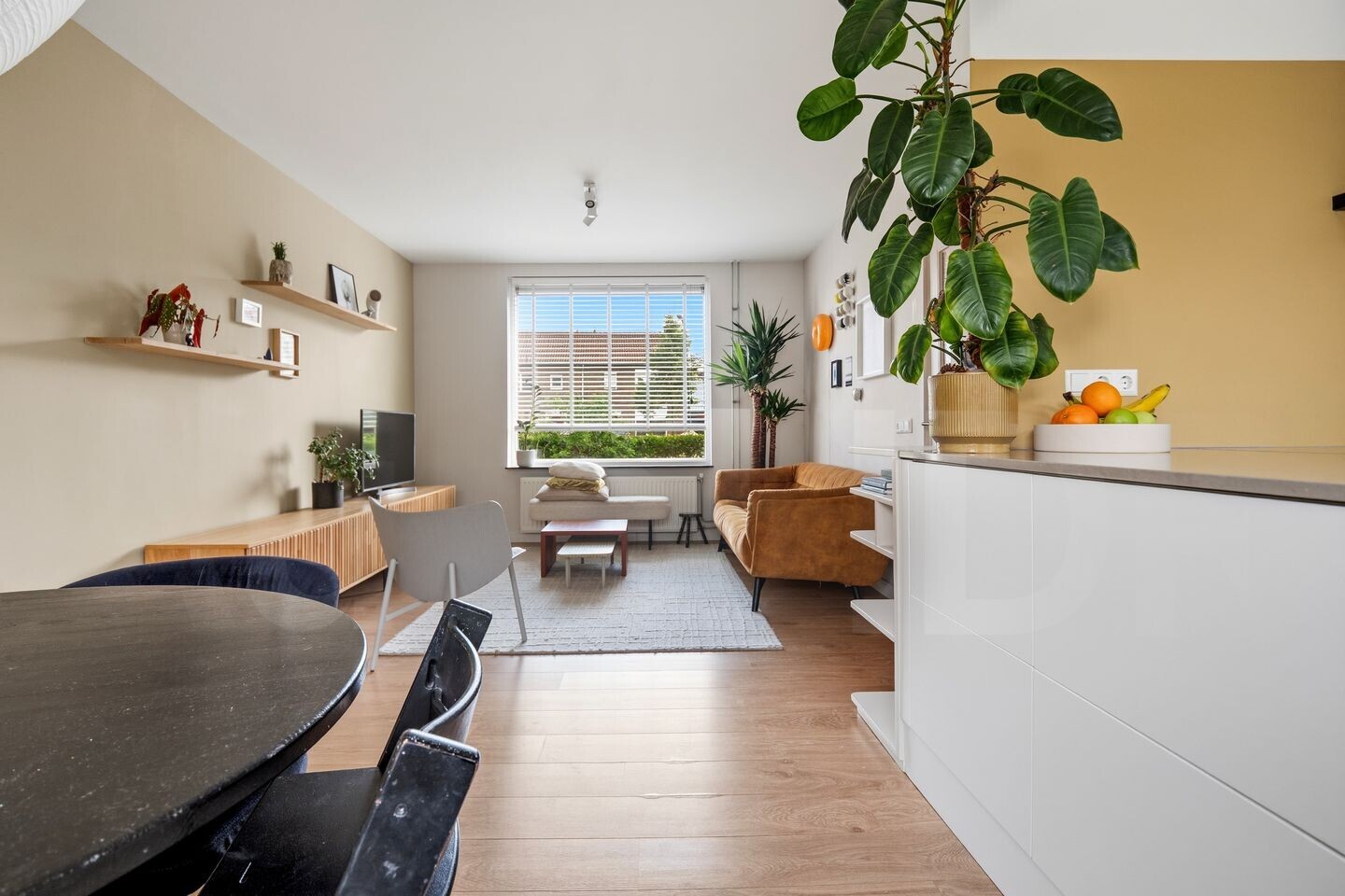 Tussenwoning te koop: Michiel de Ruyterweg 165, Vught