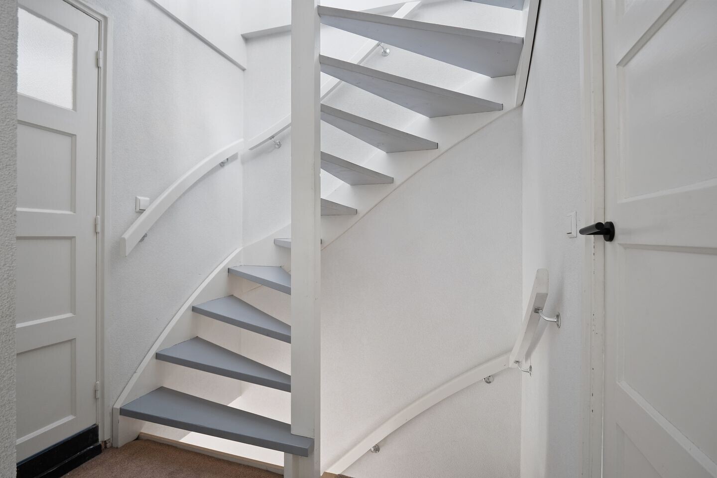 Tussenwoning te koop: Michiel de Ruyterweg 165, Vught