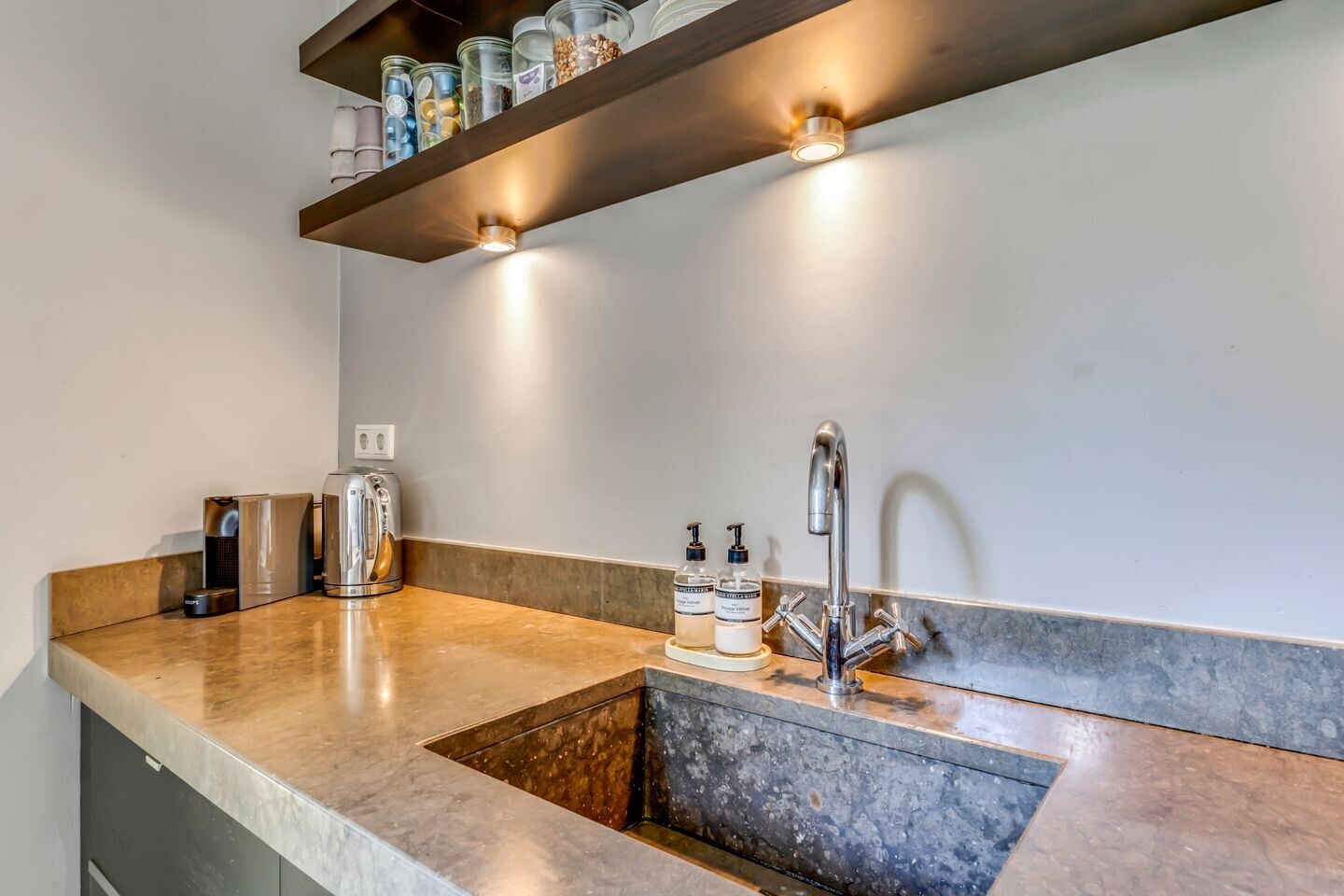Tussenwoning te koop: Helvoirtseweg 98, Vught
