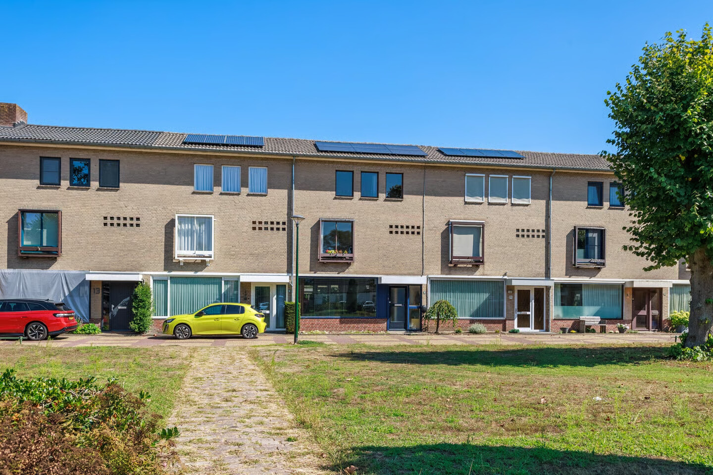 Tussenwoning te koop: Johan Frisoplein 11, Sint-Michielsgestel