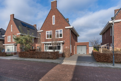Ruiterpad 27