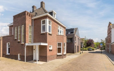 van Coothstraat 1