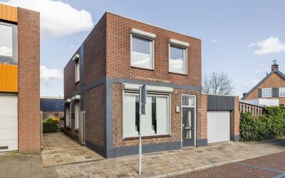 Spoorstraat 38
