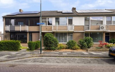 van Beekstraat 55