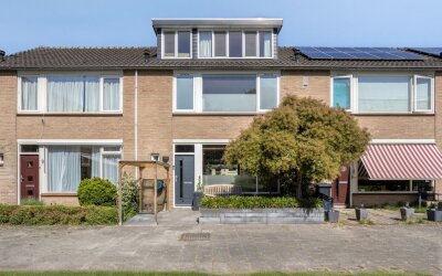 Pastoor van Besouwplein 10