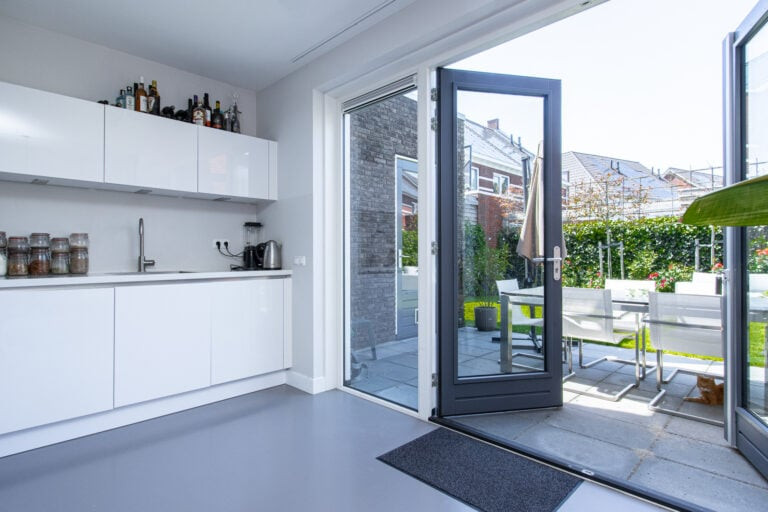 Tussenwoning te koop: Johanna Westerdijklaan 20, Zaltbommel