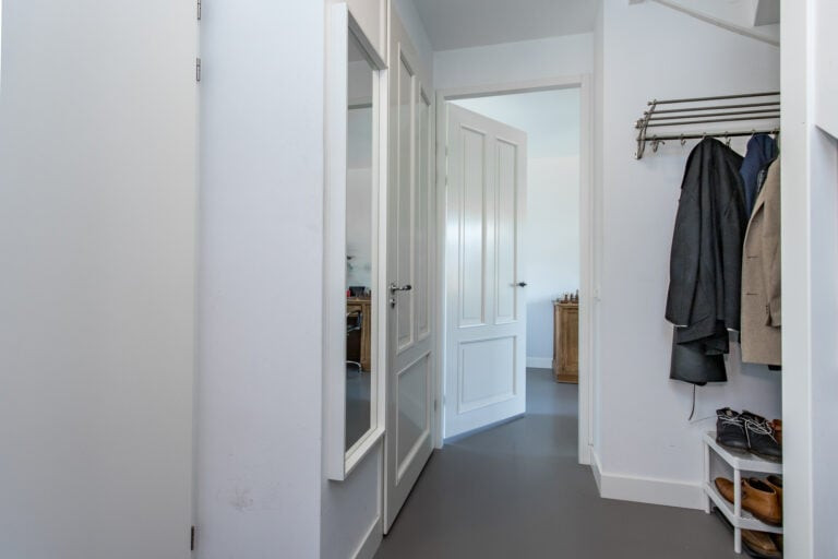 Tussenwoning te koop: Johanna Westerdijklaan 20, Zaltbommel