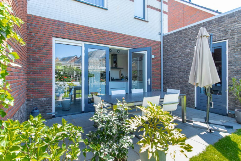 Tussenwoning te koop: Johanna Westerdijklaan 20, Zaltbommel