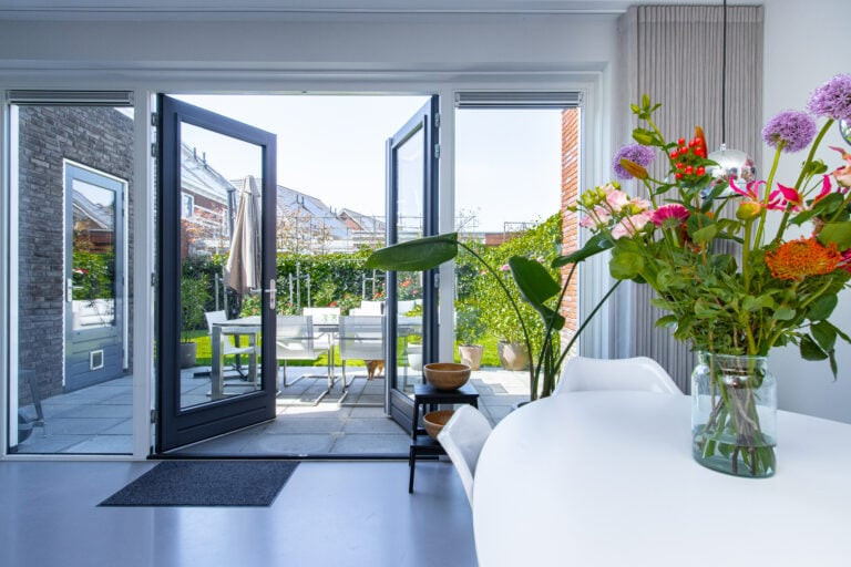 Tussenwoning te koop: Johanna Westerdijklaan 20, Zaltbommel