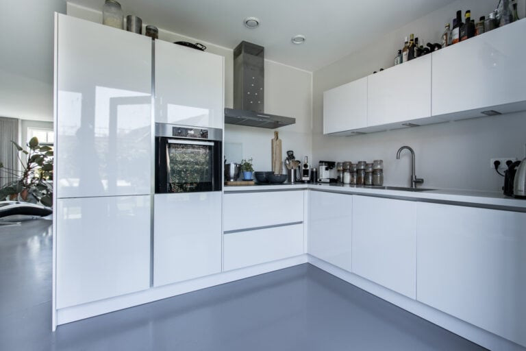 Tussenwoning te koop: Johanna Westerdijklaan 20, Zaltbommel