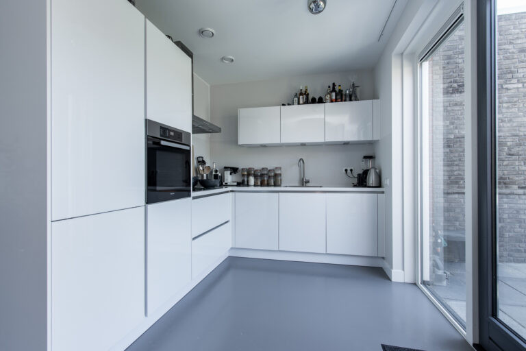 Tussenwoning te koop: Johanna Westerdijklaan 20, Zaltbommel